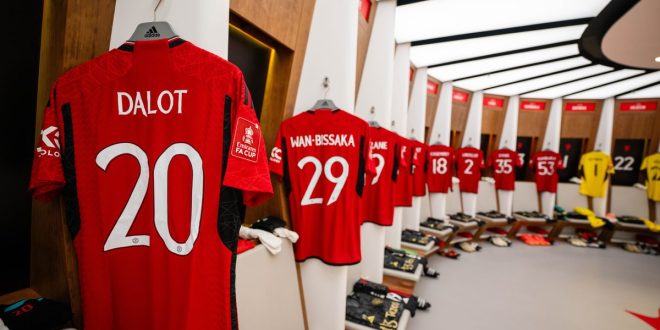 Manchester United Jerseys: Official Home Kit Guide